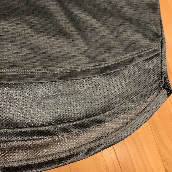 2 NWT Under Armour Active Heat gear Short Sleeve Tees - size M - Picture 4 of 16